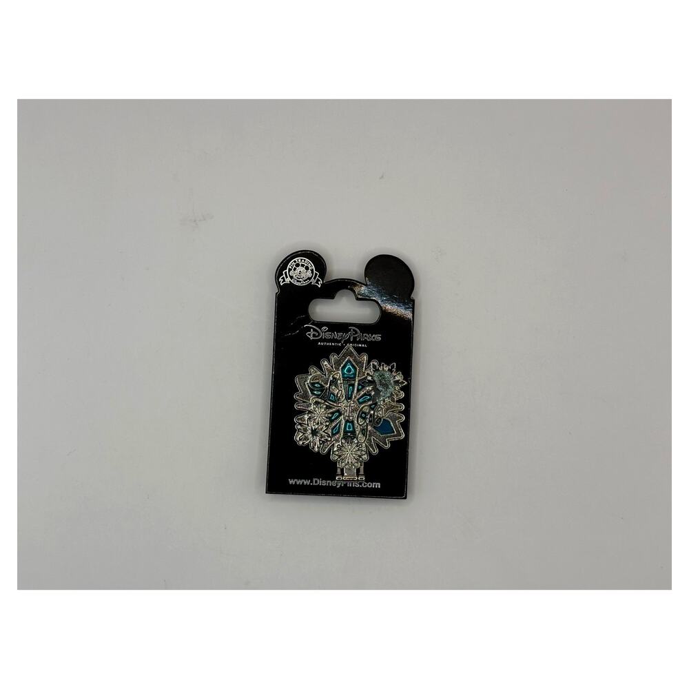 Disney Parks Blue Teal Silver Snowflake Trading Pin Glitter NWT - Picture 2 of 3